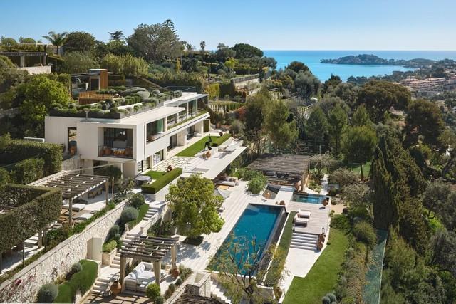 Villefranche-sur-Mer contemporary estate with panoramic sea views over the bay