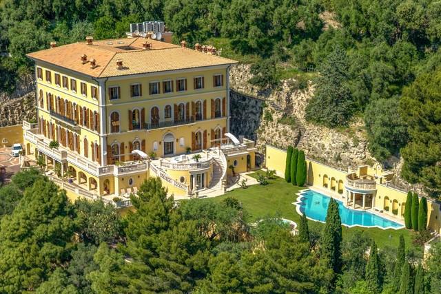 Luxury villa for sale in Villefranche-sur-Mer, historic 1.15 Ha estate with sea…