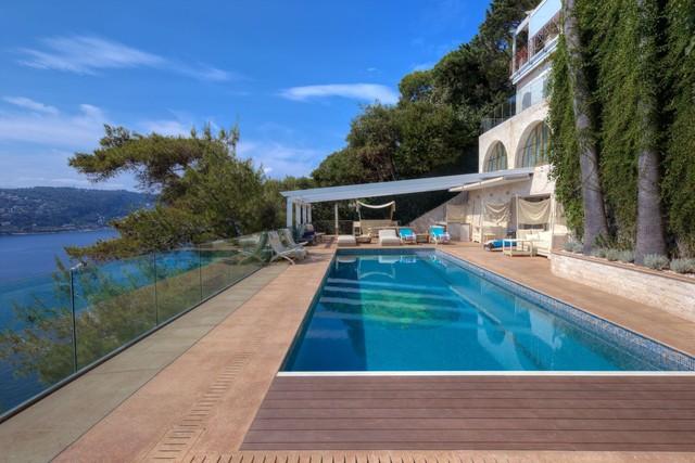 Waterfront luxury villa with panoramic sea views in Saint-Jean-Cap-Ferrat near …