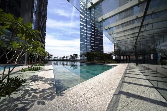 Marina Bay Suites