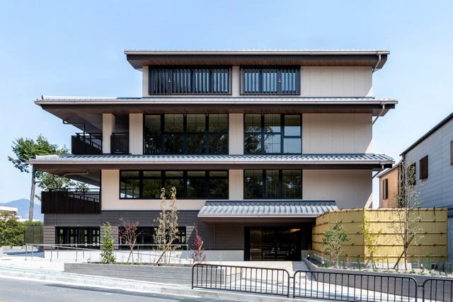 Kinkakuji-mae Tenant Building